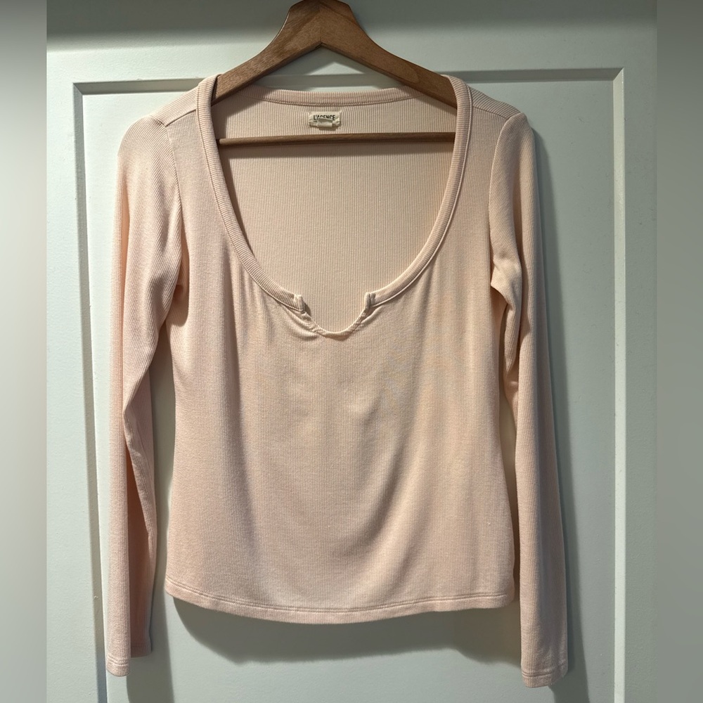 L'AGENCE Soft Blush Long Sleeve Top Size Small